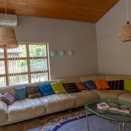 Chillhouse Bed & Breakfast *